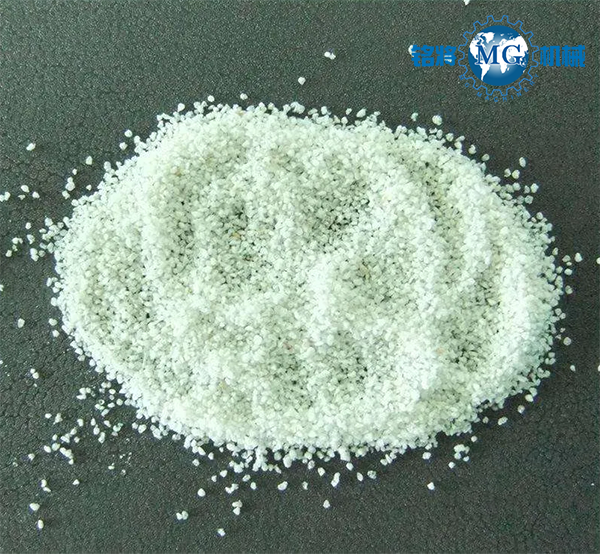 ?；⒅? /> 
</p>
　　?；⒅楸厣皾{是一種適用于建筑內(nèi)外墻粉刷的新型保溫節(jié)能砂漿材料，是以?；⒅轭w粒和膠凝材料等共同構(gòu)成的干粉砂漿，具有防火防凍、節(jié)能利廢、耐老化、價(jià)格低廉和保溫隔熱等特點(diǎn)。<br />
　　<strong>4、海泡石</strong><br />
<p>
	　　海泡石是一種纖維狀多孔非金屬礦物材料，具有極大的比表面積（理論值900m2/g），由于海泡石的簇狀纖維中存在大量的納米級(jí)微孔和中孔孔道，因此海泡石具有高效的隔熱作用，其次海泡石還具有可塑性強(qiáng)、粘結(jié)性能好、不燃、耐久性好、無毒無害等特性。
</p>
<p style=
